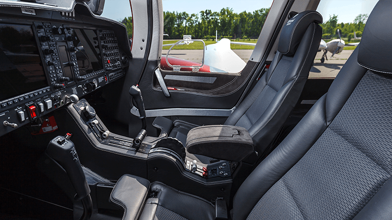 ACABAMENTO PREMIUM AERONAVE DIAMOND DA62.png