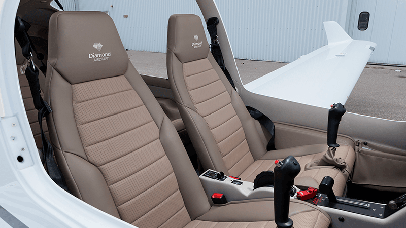 COCKPIT DIAMOND DA40.png