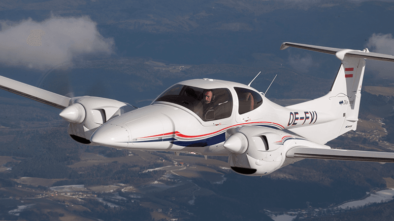 MENOS EMISSÃO DE CO2 AERONAVE DIAMOND DA42.png